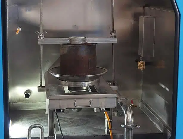 Can the DPF cleaning machine be used for both light and heavy-duty vehicles?