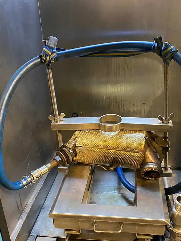 Is the DPF cleaning machine compatible with all types of diesel fuel?